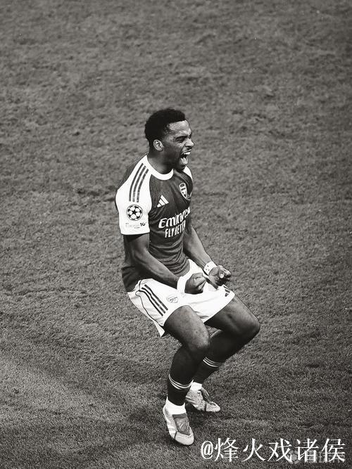 主场胜拜仁,廷贝尔晒照庆祝:球队展现了强队应 主场胜拜仁,廷贝尔晒照庆祝:球队展现了强队应