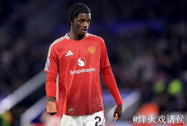 连续3轮首发!曼联19岁小将踢满全场 主场丢4球也不换他 连续3轮首发!曼联19岁小将踢满全场 主场丢4球也不换他